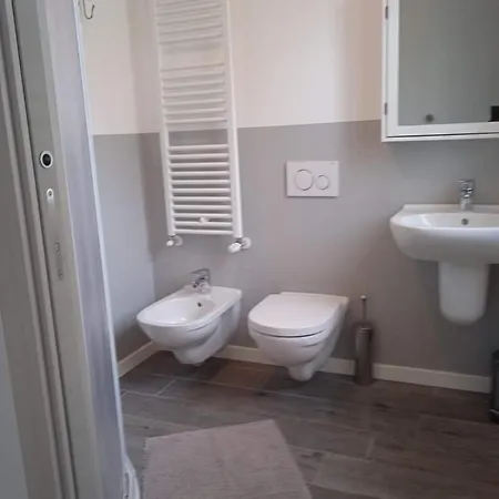 Garda33_6a 3* Caprino Veronese